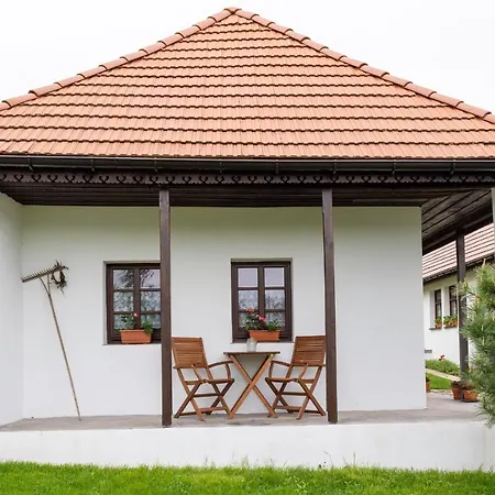 Na Vcelej Farme * Polichno